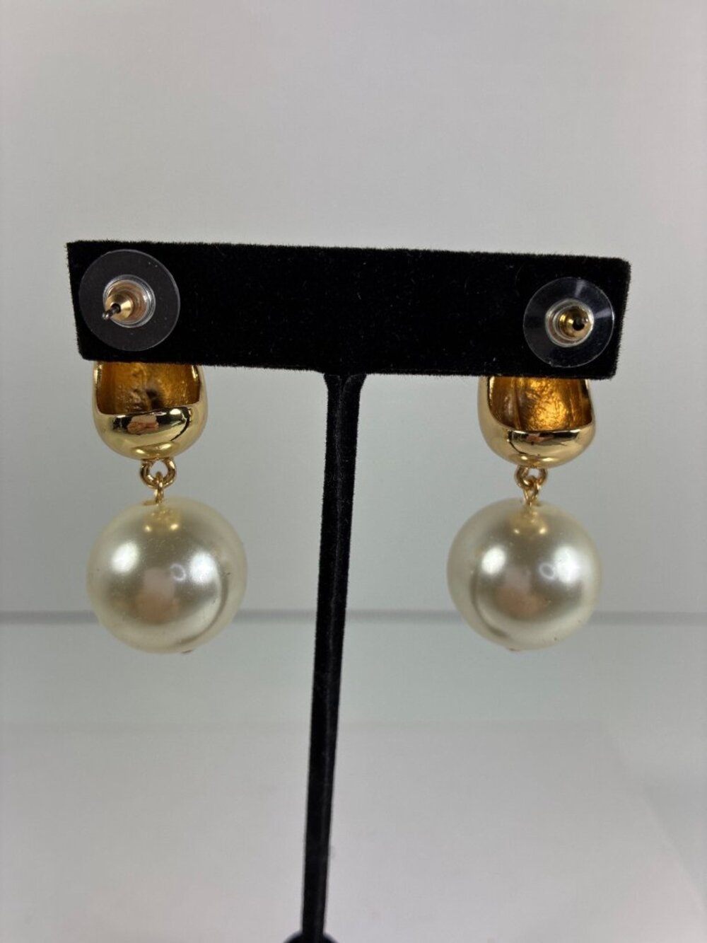 Gold Tone Pearl Drop Hoop Earrings Large Faux Pearl Statement Dangle Modern - Picture 6 of 8